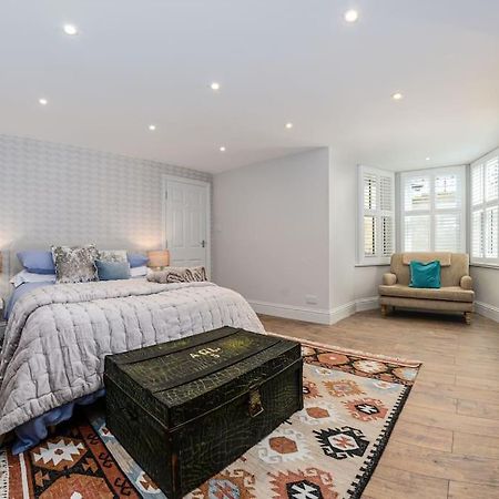 Apartment West With Free Parking Γουίτμπι Εξωτερικό φωτογραφία